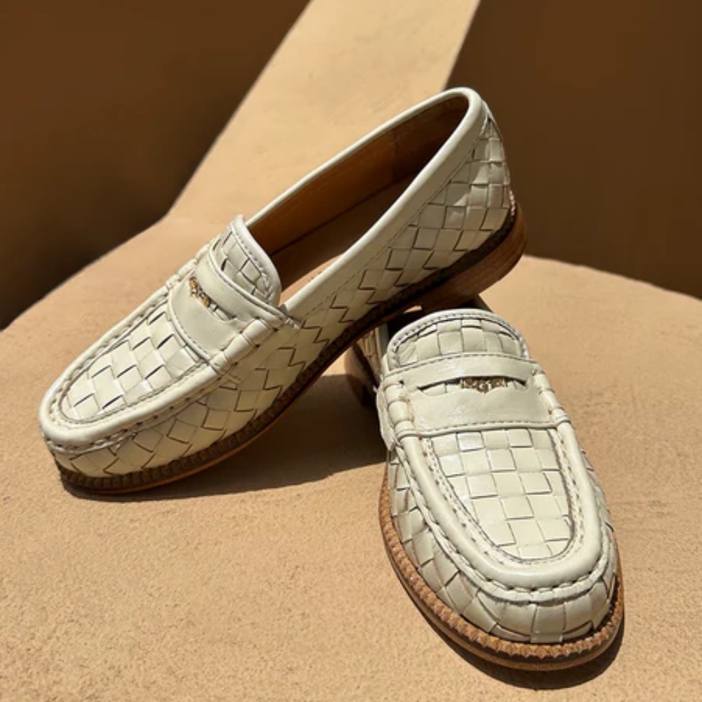 Freda Salvador Vanilla Woven Elba Loafer | Size 10